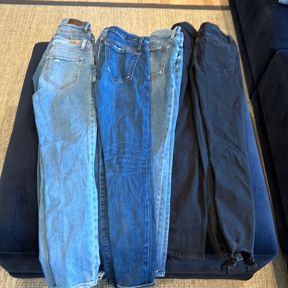 7 pairs of jeans size 25/26. Paige, hidden, joes, flying monkey, vervet.